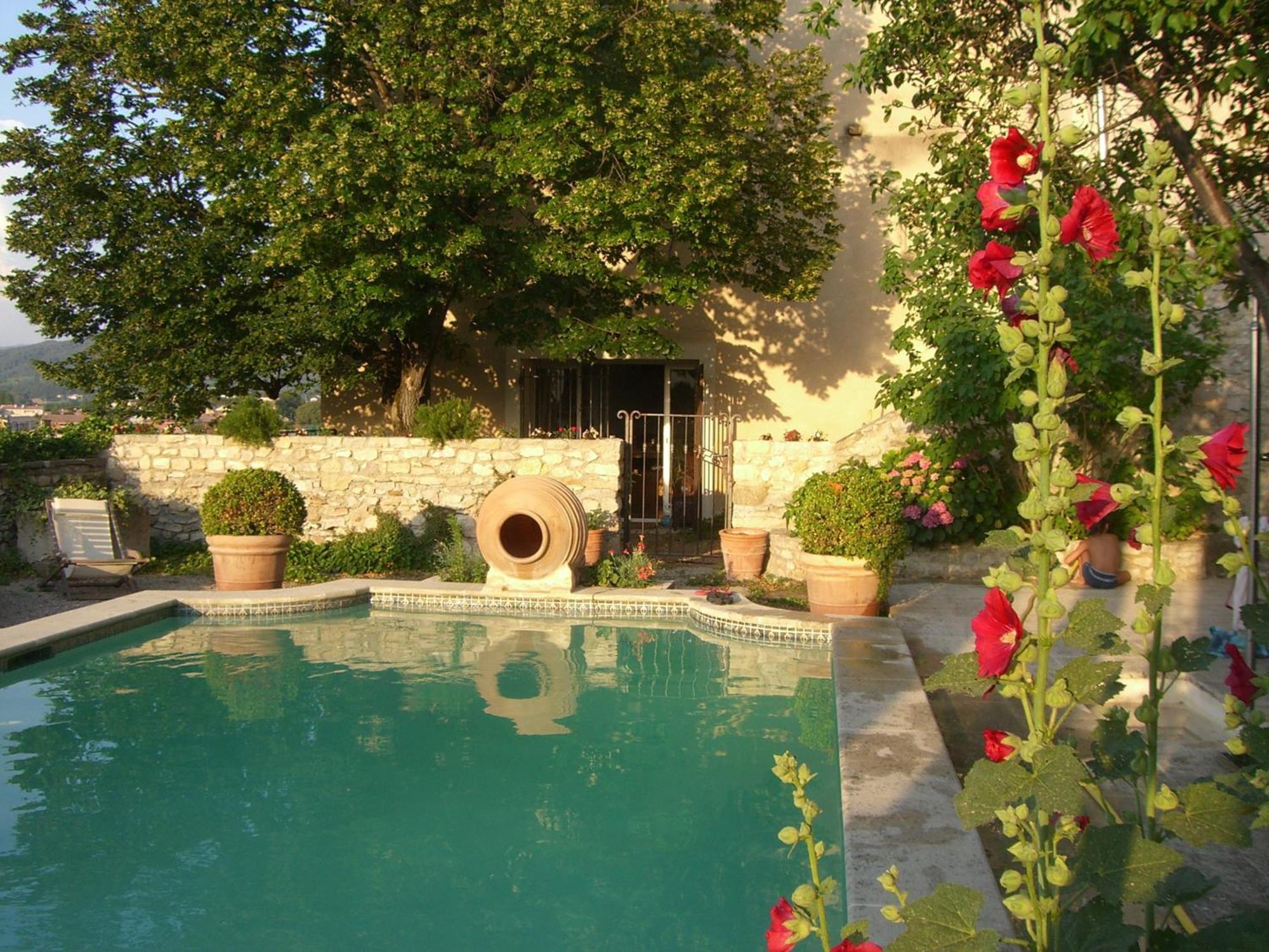 Hostellerie Le Beffroi Vaison-la-Romaine Exterior foto